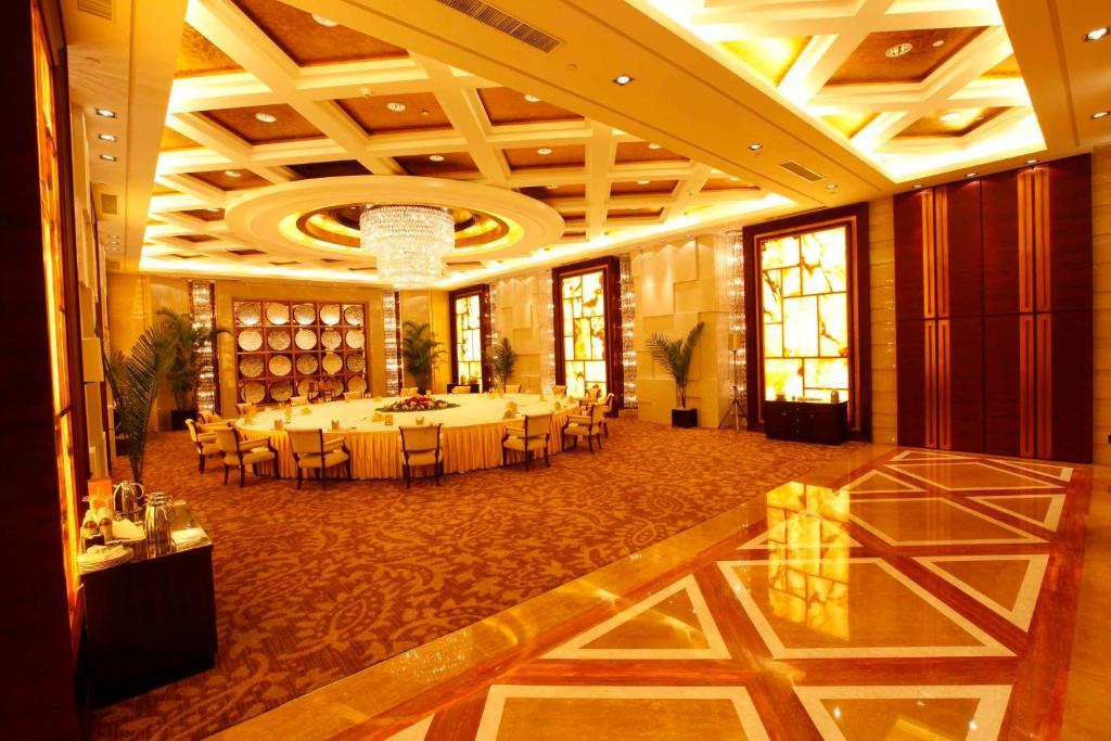Shan Dong Hotel Цзінань Екстер'єр фото